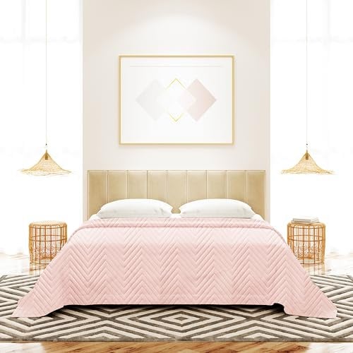 DOMOLETTI | Elegante Tagesdecke Gesteppt - 220x220 cm | Bettüberwurf als Bett-Überwurf, Sofa-Überwurf, Couch-Überwurf - Sofa-Decke | Bedspreads aus Mikrofaser | Bettüberwurf für Doppelbett | Rosa