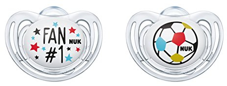 NUK Freestyle Silikon-Schnuller Fußball-Edition, kiefergerechte Form, 6-18 Monate, 2 Stück, mehrfarbig