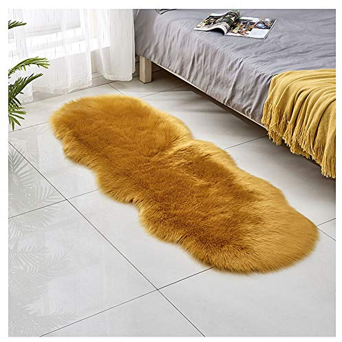 DAIHAN Faux Lammfell Schaffell Teppich, Flauschiger Kunstfell in Super weich Lammfellimitat Teppich Longhair Fell für Schlafzimmer, Sofa, Dekoration gelb Kamel 60 * 180cm