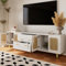 Zepneiy Meuble TV de Style rétro avec poignées dorées et Pieds en métal, Espace de Rangement avec Portes en rotin, Blanc