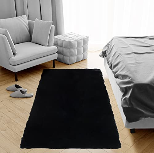 TAPISO Kunstfell Teppich Lammfell Schafffell Fellteppich Fellimitat Schwarz Flauschig Wohnzimmer Schlafzimmer Bettvorleger Modern 80 x 150 cm
