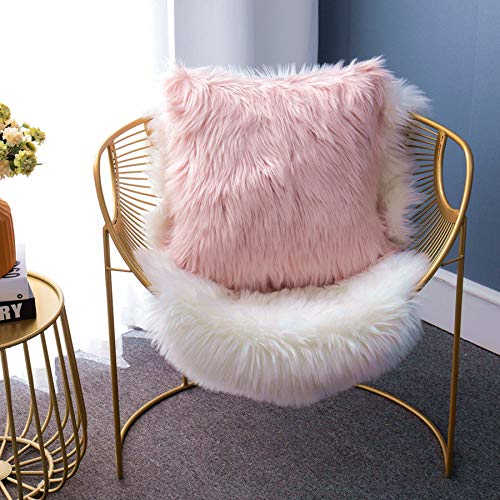 LIGICKY Lot de 2 housses de coussin carrées décoratives en fausse fourrure douce pour canapé, sofa et lit, 45,7 x 45,7 cm, rose