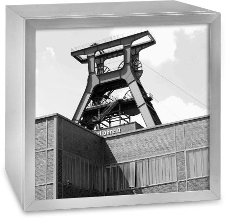 COGNOSCO Leuchtkasten aus Aluminium: Motiv Förderturm Zeche Zollverein, im Format 37 x 37 cm