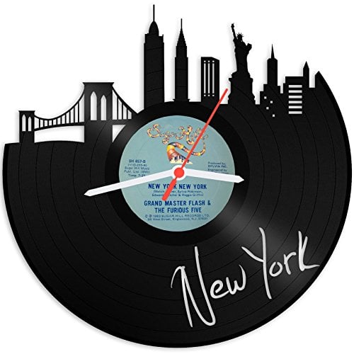 GRAVURZEILE Wanduhr aus einer echten Schallplatte - Wähle eine Stadt - 30cm Groß lautloses Uhrwerk - Schallplattenuhr, ideale Geschenkidee Skyline New York