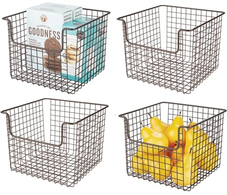 mDesign 4er-Set Allzweckkorb aus Metall – flexibler Aufbewahrungskorb für die Küche, Vorratskammer etc. – Drahtkorb mit Griffen für Kartoffeln, Konserven etc. – bronzefarben