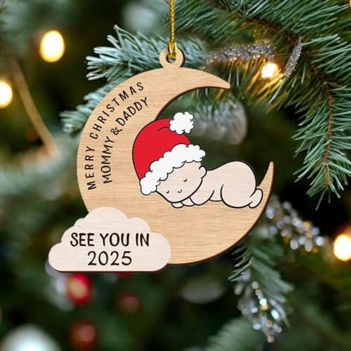 Weihnachtsbaumschmuck See You in 5,135.3 cm, Weihnachtsschmuck für Schwangere, Merry Christmas Mommy & Daddy Ornament 2025, Babyparty am Weihnachtstag, Babyornament 2025 (Holz)
