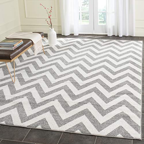 SAFAVIEH Amherst Collection Accent Rug - 3' x 5', Dark Grey & Beige, Chevron Design, Non-Shedding & Easy Care, Ideal for High Traffic Areas in Entryway, Living Room, Bedroom (AMT419R)