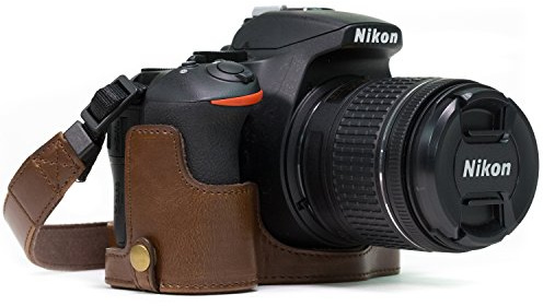 MegaGear MG1171 Ever Ready Leder Kamera Halbtasche mit Trageriemen und Batteriezugang für Nikon D5600, D5500 Dunkelbraun