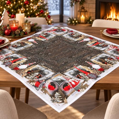 KAMACA Mitteldecke Tischdecke 85x85 cm weihnachtliche Tischdecke mit liebevollem Wichtelmotiv Festliche Winterdekoration für Küche Esszimmer & Wohnzimmer robust, farbecht, pflegeleicht (Wichtel)