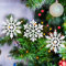 YIEUR 30 Stück Schneeflocken Weihnachten Weiß Deko Anhänger, 10cm Weihnachtsbaum Glitzer Schneeflocken Anhänger Plastik Weihnachtsbaumschmuck (Weiß)