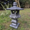 FABRIQ Japanische Gartenlaterne Yukimi-Doro 42 cm – Wetterfeste Steinlampe für Außenbereich – Japanischer Stil, Dekorative Gartenbeleuchtung, Frostbeständig bis -30°C (Silver)