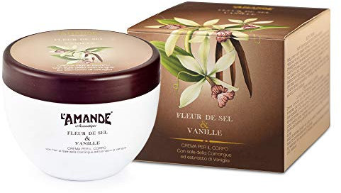 L'AMANDE - Crema Corpo Profumata con Acido Ialuronico e Vitamina E, Antiossidante Delicata e Nutriente, profumo alla Vaniglia per Pelle Morbida, Fleur de Sel & Vanille, Idratante, 300 ml