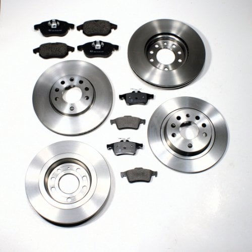 Bremsscheiben Bremsen + Beläge vorne + hinten