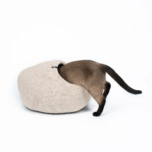 LucyBalu® Premium Katzenhöhle aus Filz | Natürliches Katzenbett aus 100% Flauschiger Wolle | Filzhöhle für Katzen handgefertigt in Nepal | Kuschelhöhle für Katzen | 45x45x28 cm | Sandgrau