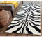 SAFAVIEH Zebra Teppich für Wohnzimmer, Esszimmer, Schlafzimmer - Cambridge Collection, Kurzer Flor, Elfenbein und Schwarz, 76 X 244 cm