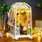 YUEJIDZ Book Nook Kit mit Miniatur Haus,DIY Puppenhaus Gartenhaus aus Holz Möbeln und LED-Licht,3D Puzzle Booknook Kit für Erwachsene, Modellbausätze für 14 Jahre+ Kreatives Geschenk