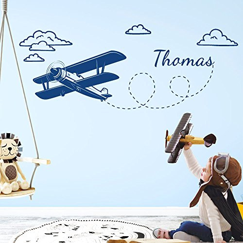 Wandaro W3445 Wandtattoo Wunschname Flugzeug I dunkelblau 120 x 46 cm I Kinderzimmer Junge Aufkleber Wandsticker selbstklebend Wolken