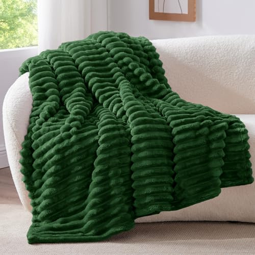 BEDELITE Fluffy Fleece Blanket Cosy Soft Throw, 127x152 cm, Dark Green | Striped Design, Decorative for Sofa Bed Couch, Warm Gifts for Women and Girls