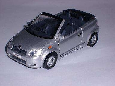 Generisch T*o*y*o*t*a Yaris Silber Cabrio 2003 Cabriolet 1/24 Modellauto Modell Auto