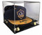 Max Protection Vitrine für Hut/Hut. Zweistöckiges, schwarzes Acryl-Gehäuse mit verspiegelter Rückseite. Transparenter Deckel mit feuerpolierten Kanten. Ideal für Baseball-Kappen.