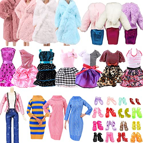 Carreuty 18Pcs Kleidung Outfit für 11,5 Zoll Puppen Puppenkleidung, 3 Fashion Kleider 1 Pullover 1 Plüschoberteil Outfit 1 Coat 1 Tops 1 Hosen 10 Schuhe Geschenke für Mädchen