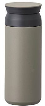 Kinto Reisebecher – Isolierflasche Khaki 482 ml – doppelwandig und vakuumisoliert, hält Ihr Lieblingsgetränk stundenlang heiß oder kalt
