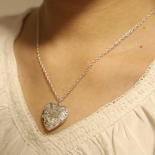 Yienate Modische Herz-Halskette mit offenem hohlen Herz-Anhänger mit Gravur, Blumen-Herz-Medaillon-Halskette, Schmuck für Frauen und Mädchen (Silber)