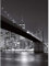 Schwarz weiß Fototapete New York | 3D Vlies Fototapete Brooklyn Bridge bei Nacht | Moderne Bildtapete mit Brücke und Skyline ideal für Schlafzimmer