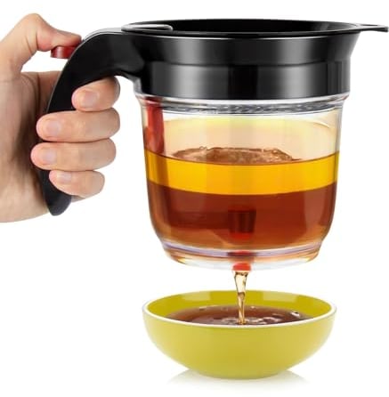 Nizodo Fat Separator Oil Separator with Bottom Release - 4 Cup Gravy Grease Separator for Cooking, Healthier Gravy, Soup, Easy Press Dispenser Oil Separator with Strainer