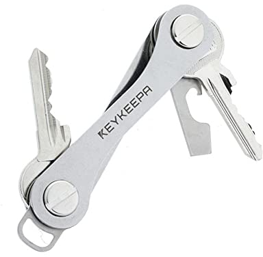 KEYKEEPA® - Classic Key Organizer aus Metall für bis zu 12 Schlüssel - Schlüsselorganizer inklusive Flaschenöffner und Öse für den Autoschlüssel - German Design Award Gewinner (Silber)