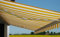 Mendler Elektrische Kassetten-Markise T124, Vollkassette Volant 5x3m - Polyester Gelb/Weiß