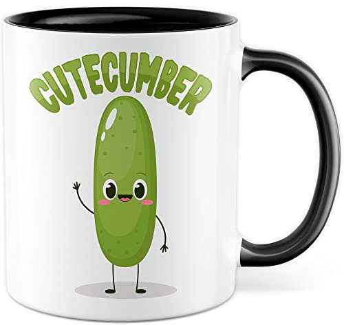 Tasse süßes Geschenk Cutecumber Geschenkidee süße Tasse Kaffeetasse mit Motiv Kaffee-Becher Gurke Gurken-Motiv Cucumber süßes Design (Weiß/Schwarz)