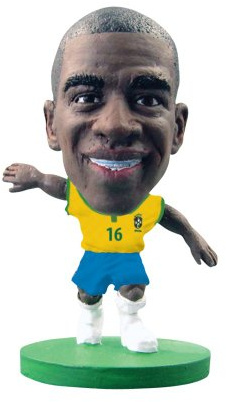 SoccerStarz Brazil International Figurine Blister Pack Featuring Ramires Home Kit, 77012