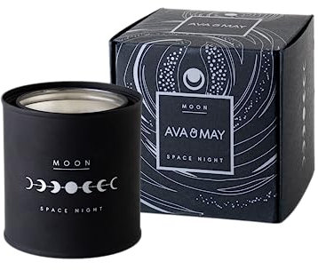 AVA & MAY Space Edition Moon Duftkerze (250 g) – vegane Sojawachs-Kerze mit 55 Stunden Brenndauer – mit hochwertigem Duftöl aus Limette, Metallischen Noten und Zedernholz