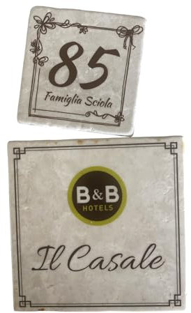 Numero Civico Personalizzato su Mattonella effetto Botticino - Numero Civico da Esterno Casa Personalizzabile con Via e Famiglia - Dimensioni 10X10 cm e 15 x15 cm (15x15 cm)