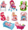 deAO Colección de Muñecas Bebé Tamaño Mini (13cm) y Accesorios Conjunto Incluye 8 Muñecas, Bañera, Trona, Carrito, Cuna, Andador y Más, Regalo para bebés de 1 a 3 años