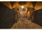 Aoihrraan 2,7x1,8m Vintage Vin Cave Toile de Fond Salle de Stockage Souterraine Tonneau en Bois Lumières Oktoberfest Photographie Fond Fête de la Bière Carnaval Enfants Adulte Portrait Photo Prop