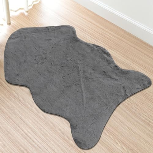 Comart, Tappeto Carezza, Super Morbido, Soffice e Peloso, Design Moderno e Comfy, per Salotto, Camera da Letto, Scendiletto, Lavabile in Lavatrice, Colore Tinta Unita Antracite, Sagomato 60x90 cm