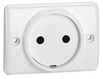 Prise à encastrer pour plinthe 2P 16A 250V~ blanc