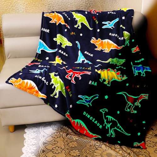 Yeqivo Coperta con dinosauro per ragazzi, coperta con dinosauro che si illumina al buio, coperta con dinosauro blu per bambini, coperta in morbido pile (130 * 150CM,Dinosauro blu scuro)