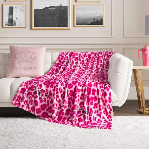 Juicy Couture Luxuriöse Überwurfdecke für Couch, 127 x 177,8 cm, Regent Leopardenmuster, Plüschdecke und gemütliche Überwurfdecke, dekorative Decken für Sofas, Überwürfe für Stühle und Betten, Rosa
