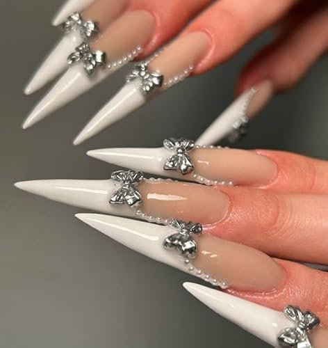 MouyouGlow Press on Nails Extrem Lang,Stiletto Nude Weiß French 3D Metallic Bow Tie Schleife Pearl Y2K Coquette Fake Nails mit Nagelkleber,Valentine Künstliche Fingernägel