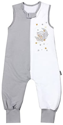 TupTam Schlafsack mit Füßen – Ganzjahresschlafsack Baby 2.5 TOG aus Baumwolle, OEKO-TEX zertifiziert, Farbe: Bär auf Mond/Grau, Größe: 116-122