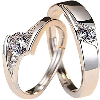 U-M RTA1 The couple's wedding rings are silver, Acrylic