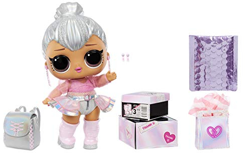 L.O.L. Surprise! Muñeca Grande Kitty Queen con Sorpresas a la Moda, Zapatos, Vestidos y Accesorios. Incluye un Escritorio, una Silla y un Fondo de Juego. Muñecas para Coleccionar para Niños de 3+ Años