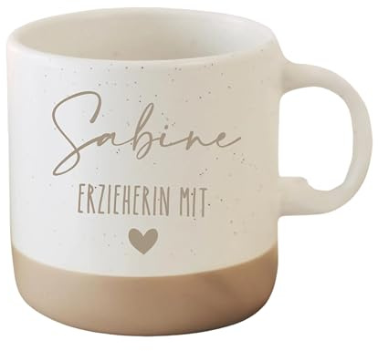 Personalisierte Tasse Erzieherin mit Name und Herz, Weiß-Beige, Keramik, 360 ml, Lasergravur, Geschenk Kindergarten Abschied