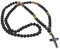 Katholische Holzperlenkette Mattschwarze Onyx-Kreuzkette Schlank Anhänger Halskette mit Flanell Tasche Kreuz von Jesus Halskette Lange Pulloverkette Kleidung Accessoires für katholische, christliche