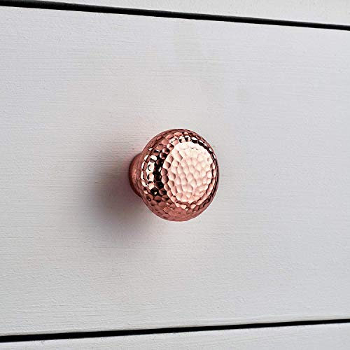 Pushka Home Copper Hammered Rose Gold Cupboard Door Knob. Suits all doors up to 25mm thick. Great finishing touch for a shabby chic furniture project. Suitable for all kitchen cabinet doors. Perfect for up cycling your interior décor. These trendy designer door knobs will add style and glamour to any furniture! Sold individually.