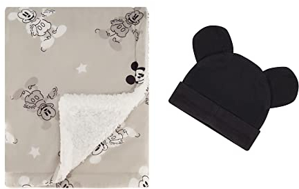 Disney Fuzzy Nerz-Babydecke, doppelseitig, ultraweich und plüschig, Nerz- und Sherpa-Überwurf, Maße: 76,2 x 101,6 cm, inkl. passender Kleinkindmütze