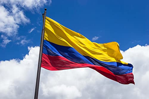 Bandera de Colombia de 90 x 150 cm con 2 ojales de latón, bandera nacional colombiana para fiestas, festivales, procesiones, celebraciones, actividades deportivas, jardín, hogar, decoración interior y